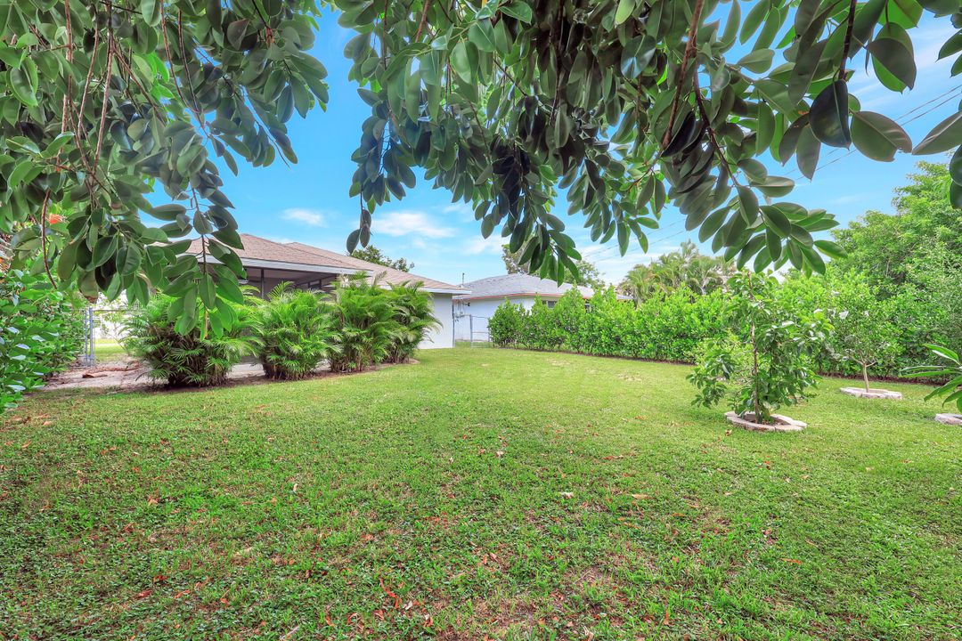 532 99th Ave N, Naples, FL 34108