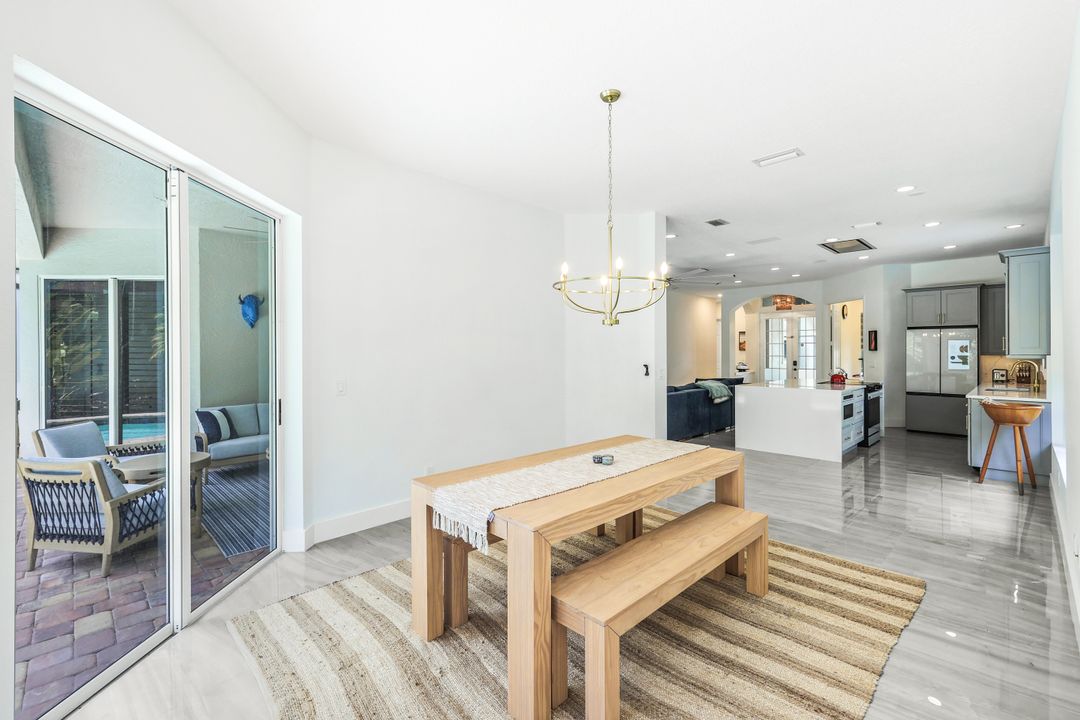 6072 Highwood Park Ln, Naples, FL 34110