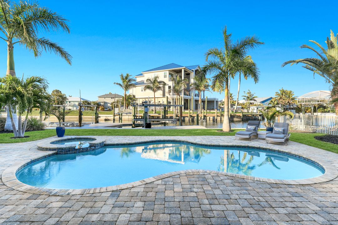 231 Sterling Ave, Fort Myers Beach, FL 33931