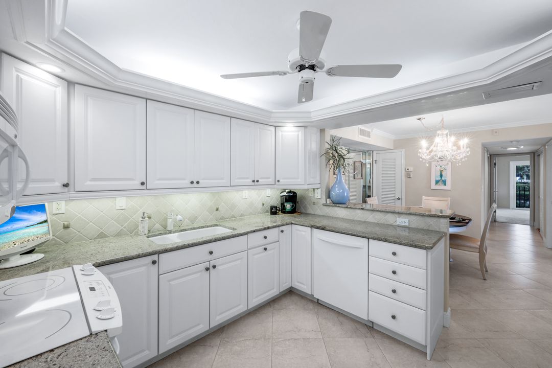 3399 Gulf Shore Blvd N #203, Naples, FL 34103