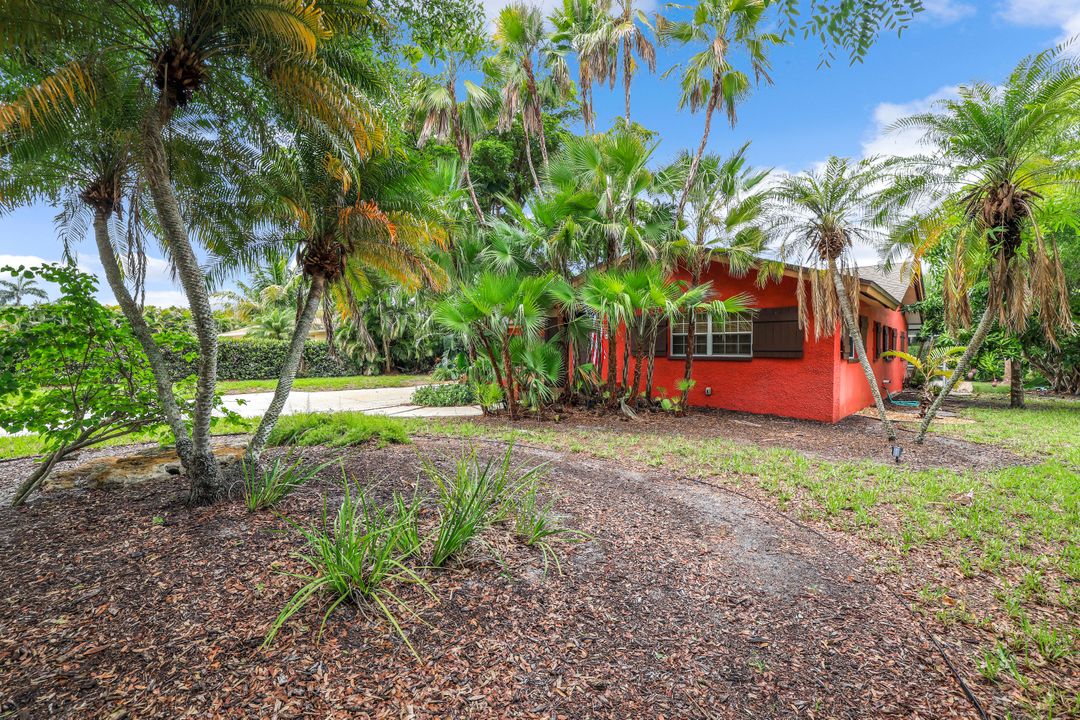 150 Big Springs Dr, Naples, FL 34113