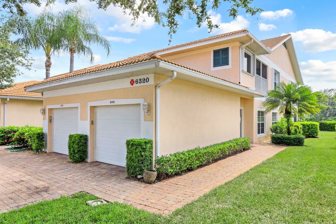 6320 Lexington Ct #202, Naples, FL 34110