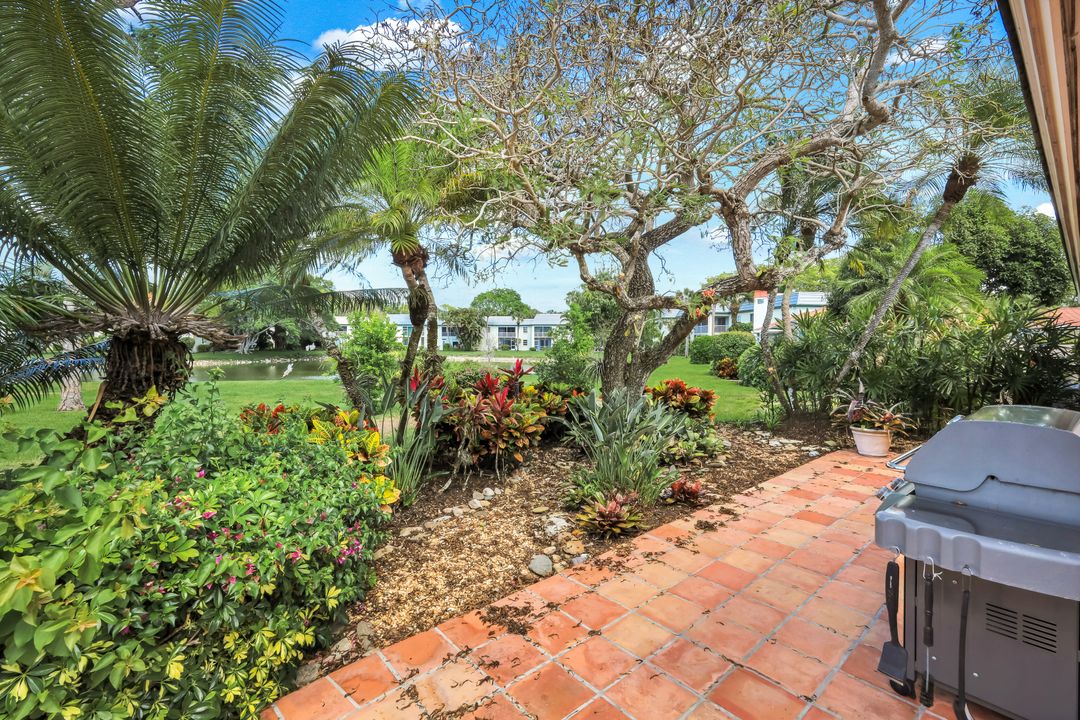 330 Bald Eagle Dr, Naples, FL 34105