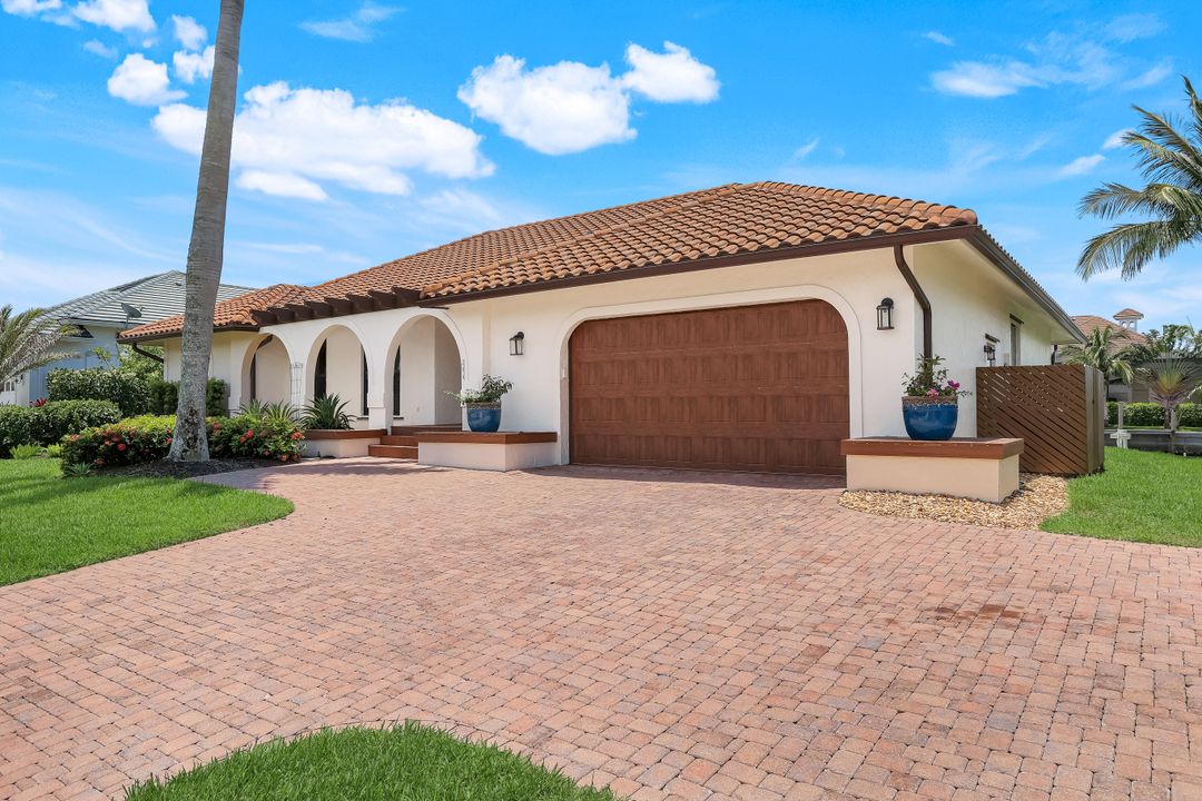 284 Polynesia Ct, Marco Island, FL 34145
