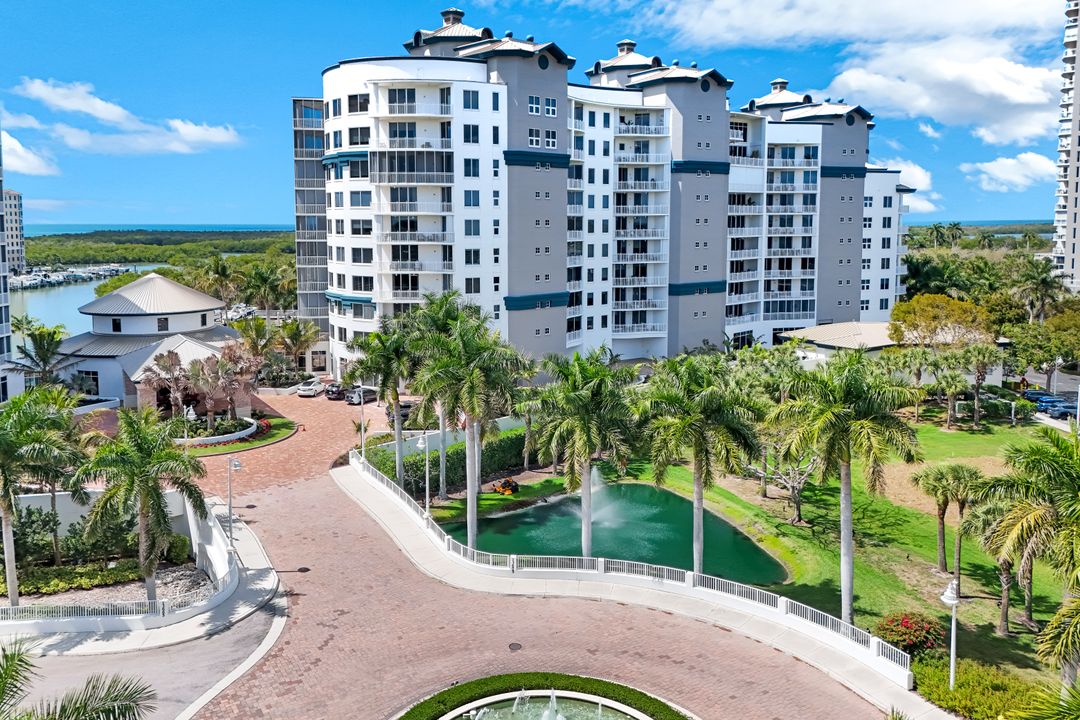 13675 Vanderbilt Dr #406, Naples, FL 34110