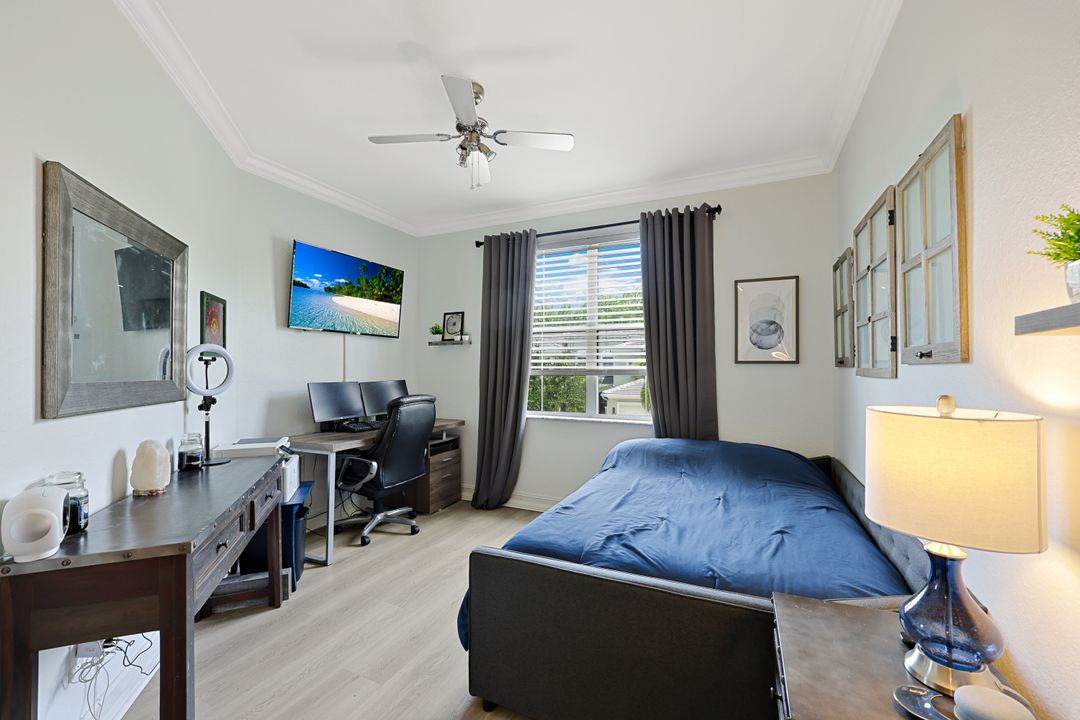1430 Mariposa Cir, Naples, FL 34105