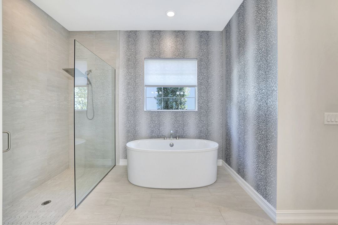 3164 Capistrano Lane, Naples, FL 34105