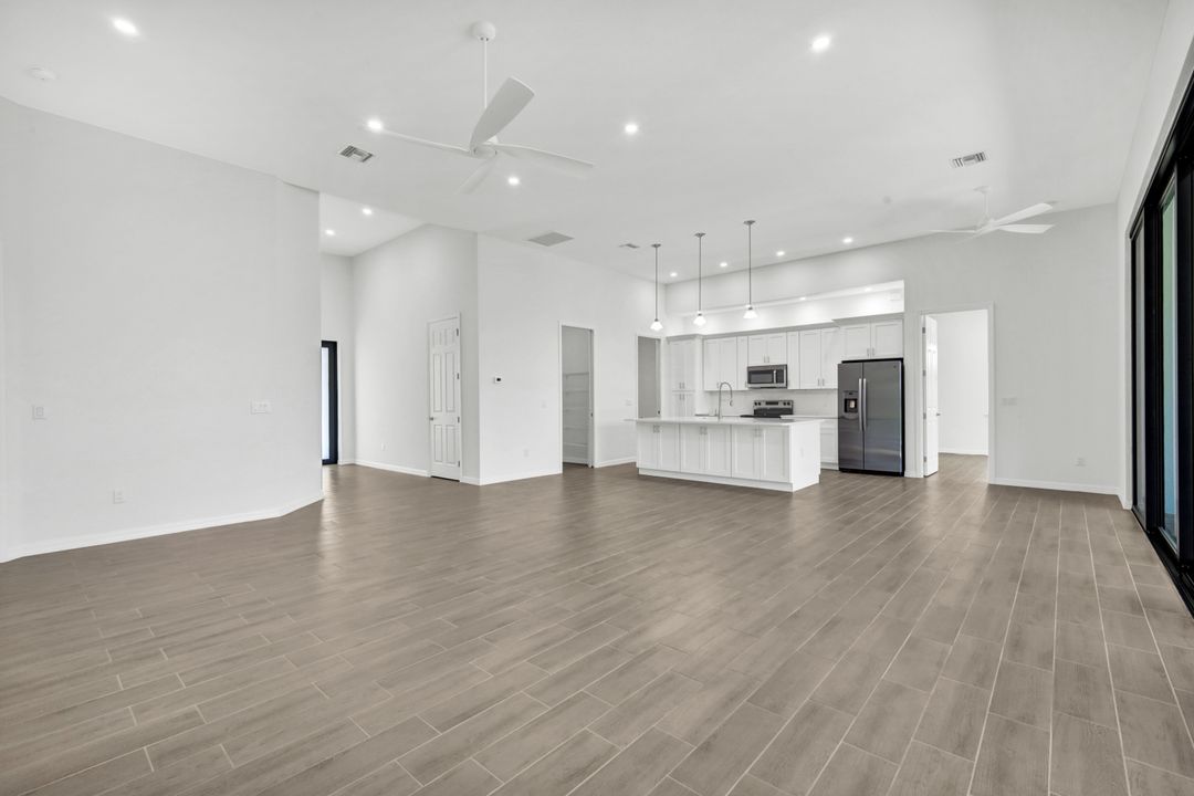 5011 Pelican Blvd, Cape Coral, FL 33914