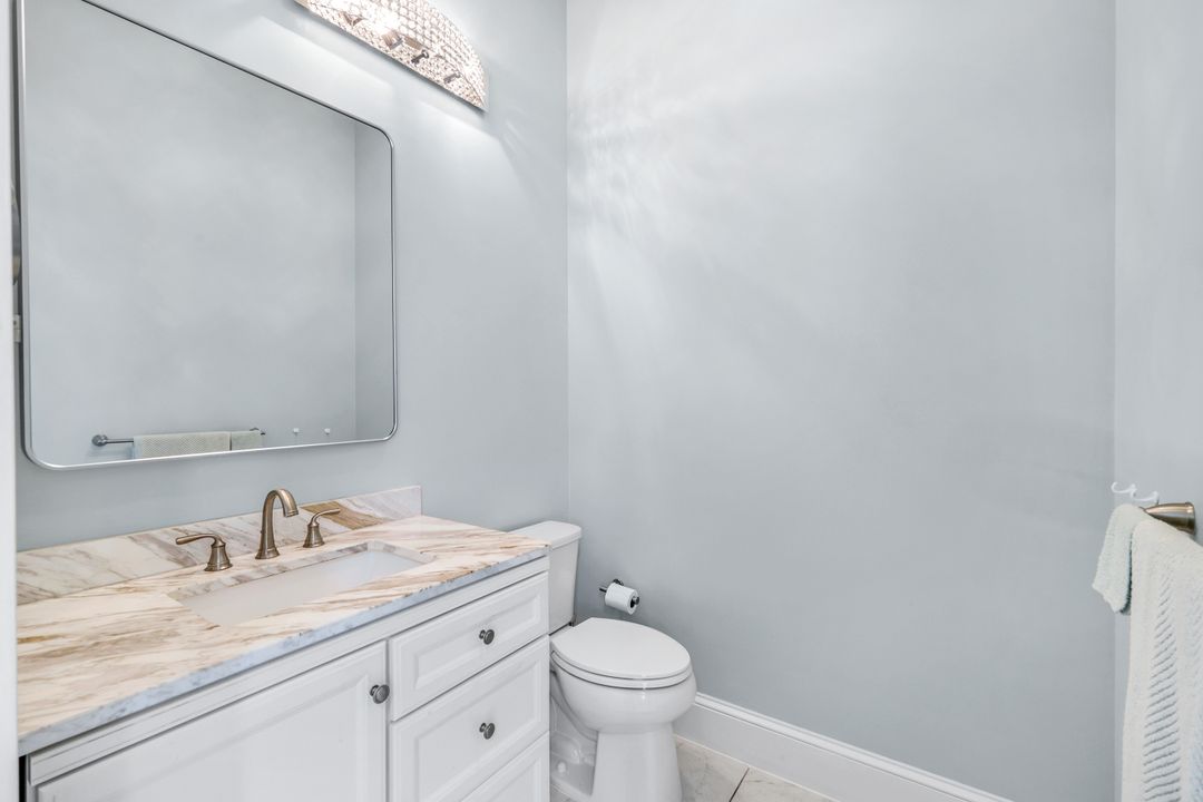 4338 Queen Elizabeth Way, Naples, FL 34119