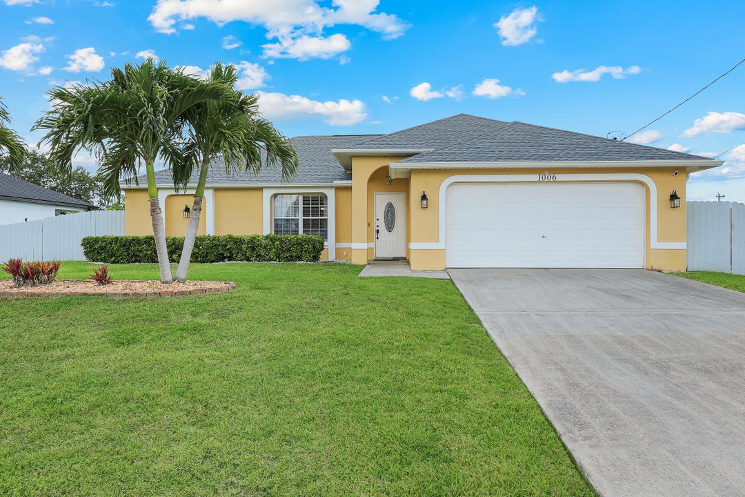 1006 NE 2nd Pl, Cape Coral, FL 33909