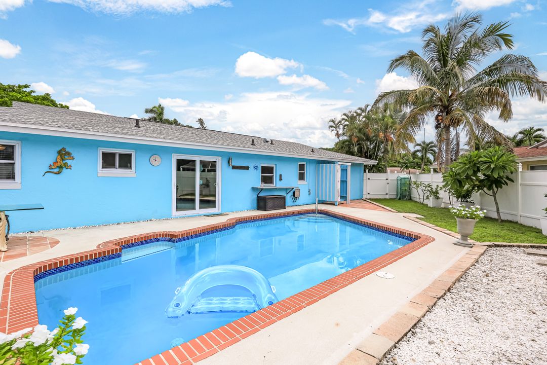 1683 S Hermitage Rd, Fort Myers, FL 33919