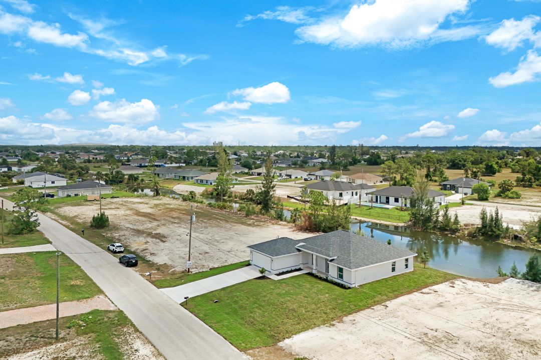 3757 NE 16th Pl, Cape Coral, FL 33909