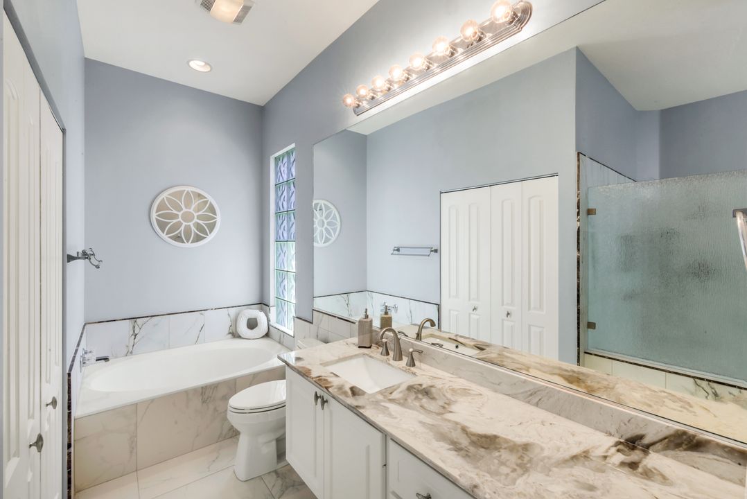 5343 Hawkesbury Way, Naples, FL 34119