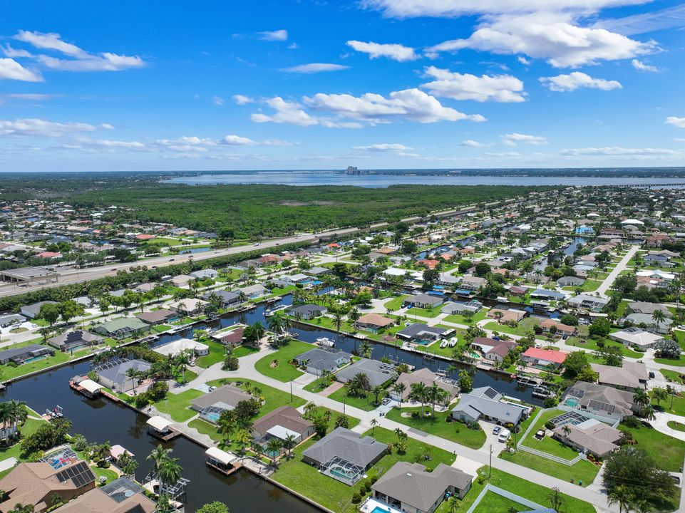 2526 SE 19th Pl, Cape Coral, FL 33904