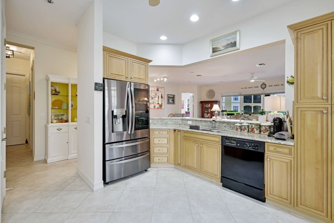 5030 Blauvelt Way #102, Naples, FL 34105