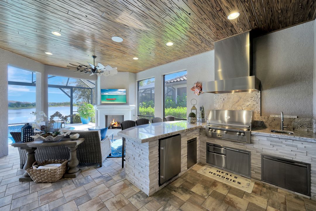 9410 Galliano Ter, Naples, FL 34119