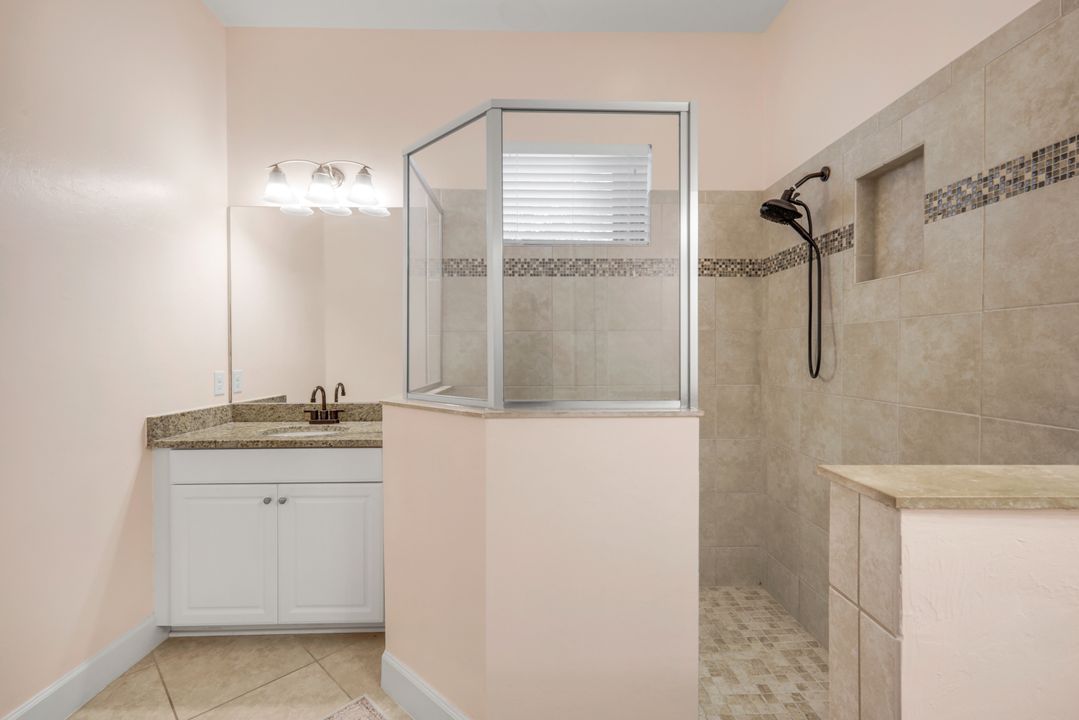 8527 Palacio Terrace N, Naples, FL 34114