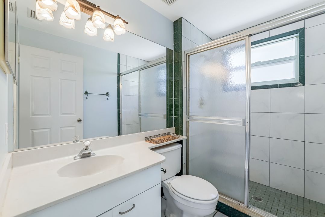 337 Emerald Bay Cir #U1, Naples, FL 34110