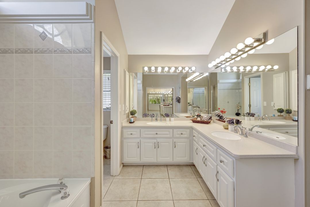 2137 SE 19th Ave, Cape Coral, FL 33990