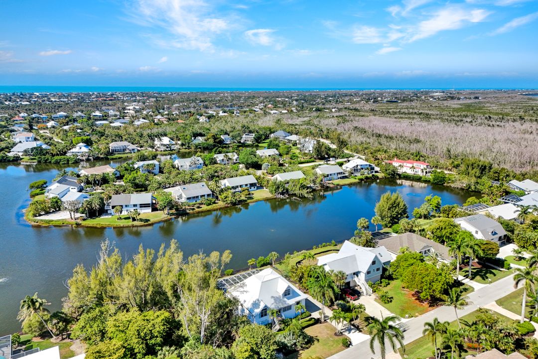 9007 Mockingbird Dr, Sanibel, FL 33957