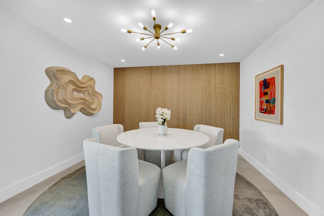 432 Oak Ave, Naples, FL 34108