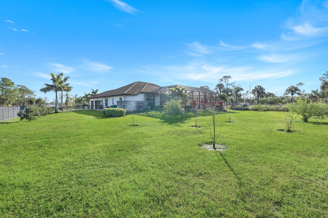 90 22nd Ave NW, Naples, FL 34120