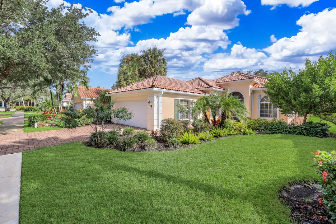 3821 Whidbey Way, Naples, FL 34119