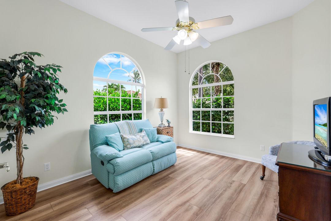 2984 Gilford Way, Naples, FL 34119