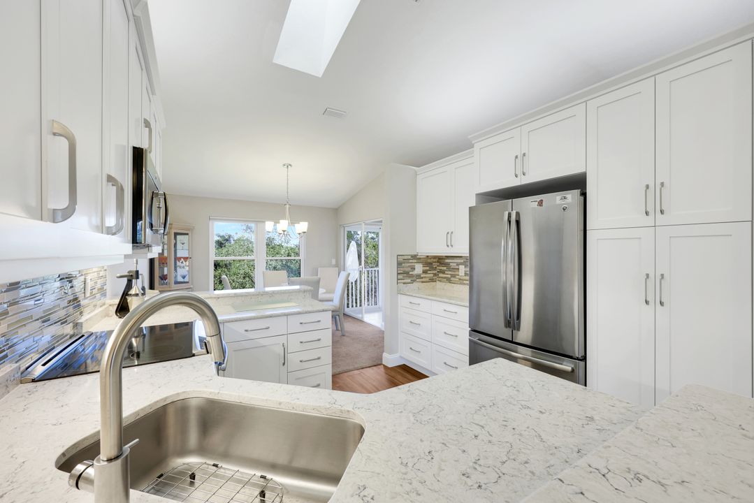 351 Emerald Bay Cir #R-5, Naples, FL 34110