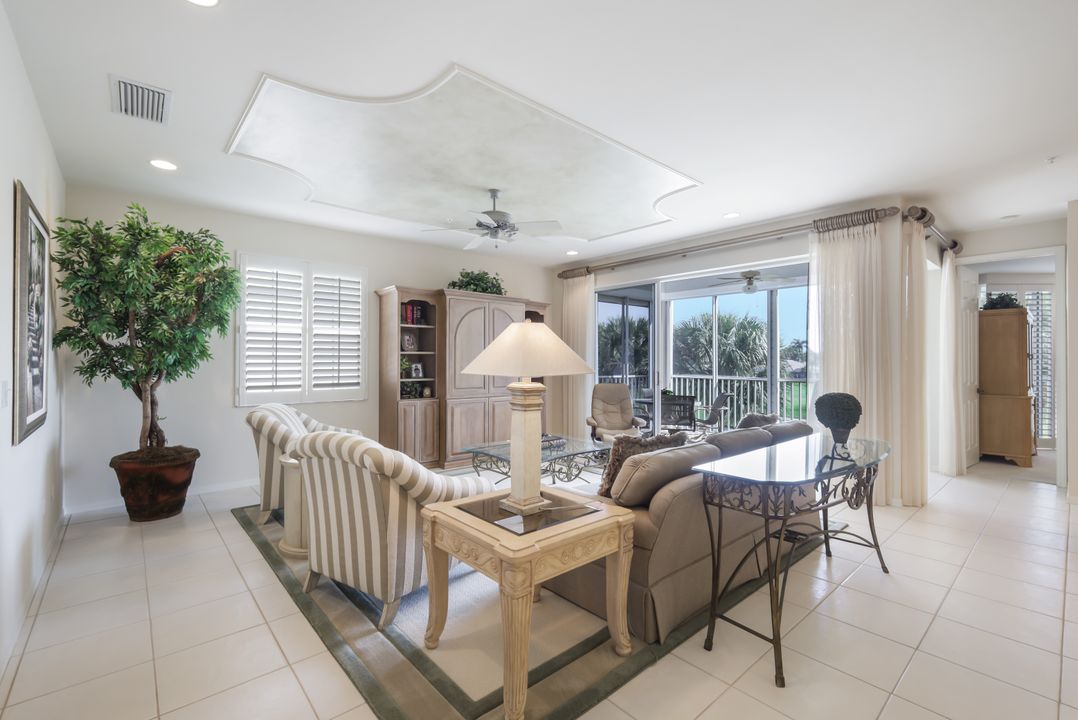 1610 Clermont Dr #201, Naples, FL 34109
