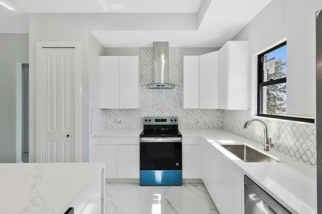 3013 59th St W, Lehigh Acres, FL 33971