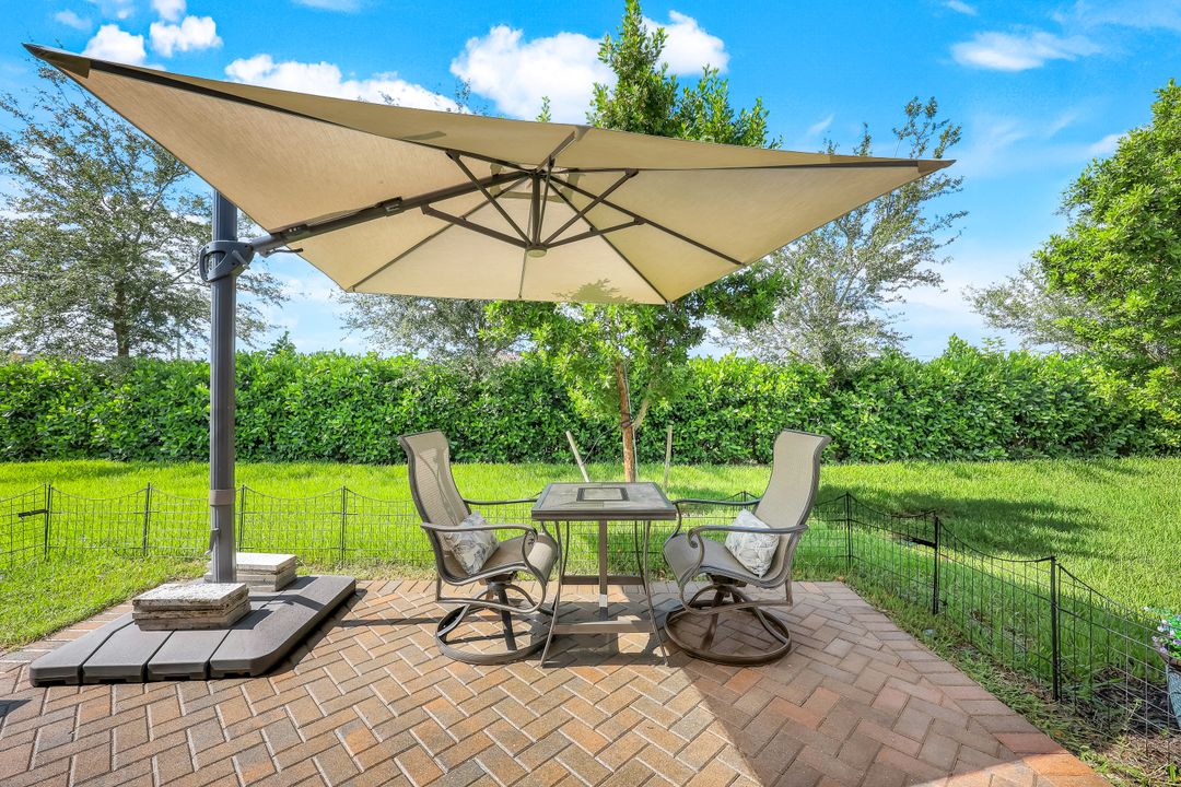10341 Bonavie Cv Dr, Fort Myers, FL 31570