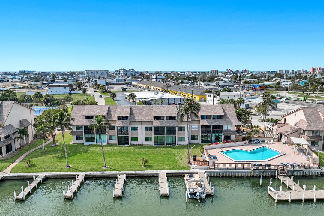 896 Buttonwood Dr  #108, Fort Myers Beach, FL 33931