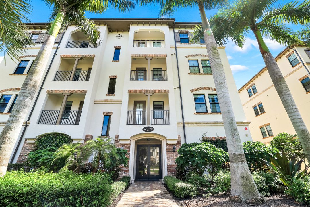 16374 Viansa Wy #302, Naples, FL 34110