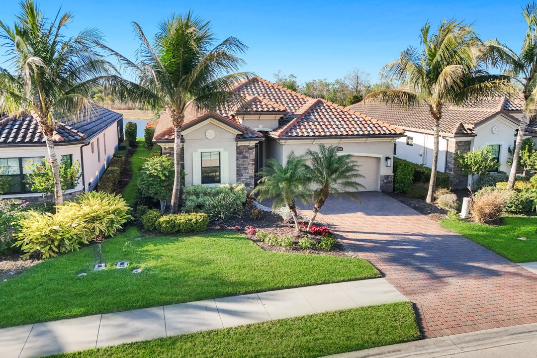 12639 Kinross Ln, Naples, FL 34120