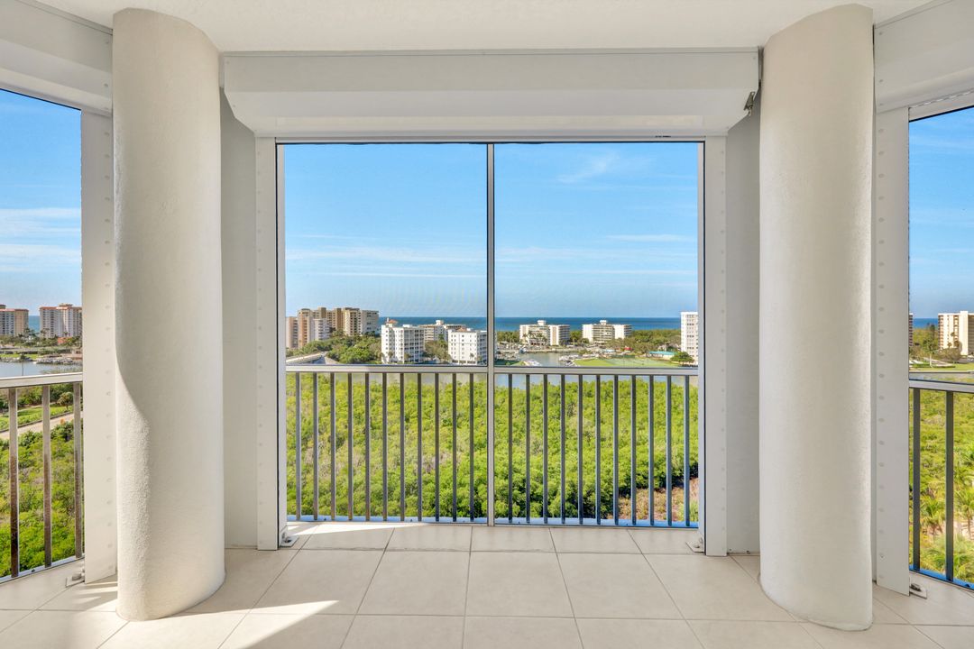 300 Dunes Blvd #1007, Naples, FL 34110