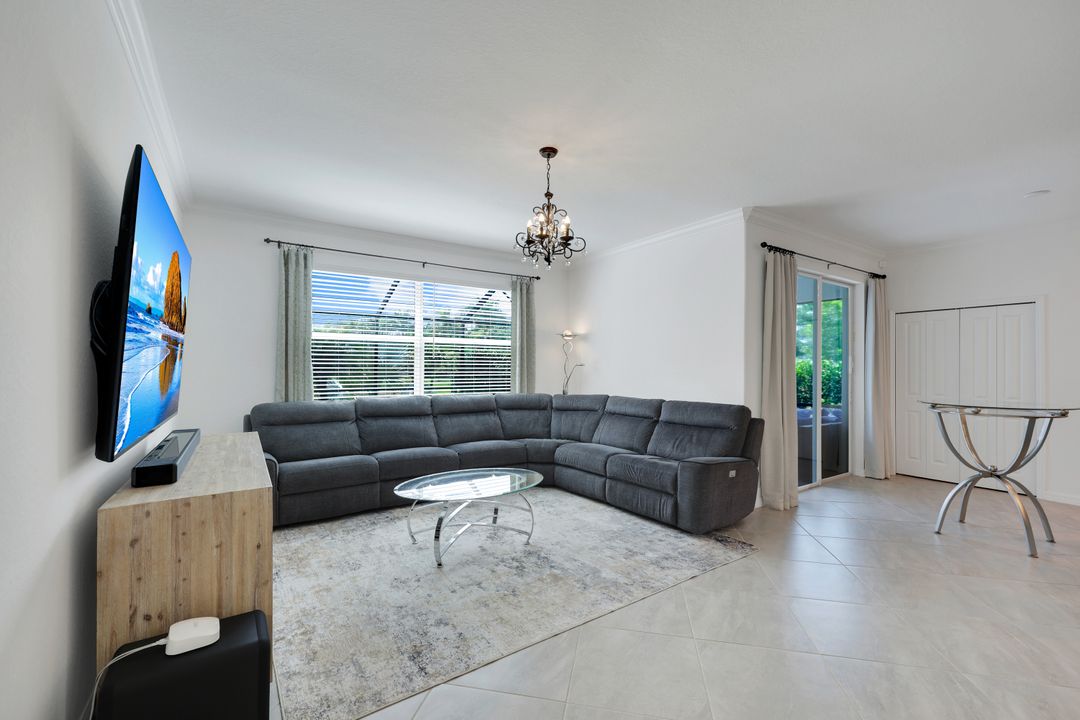 2159 Hamlin St, Naples, FL 34120