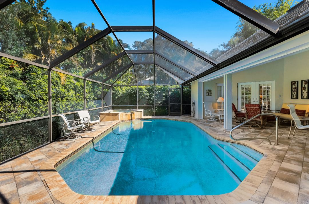 717 Pine Creek Ln, Naples, FL 34108