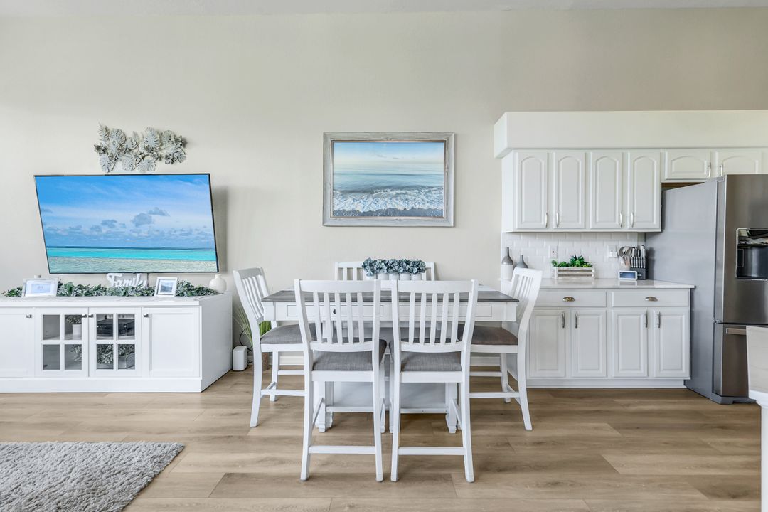 196 Skipping Stone Ln, Naples, FL 34119