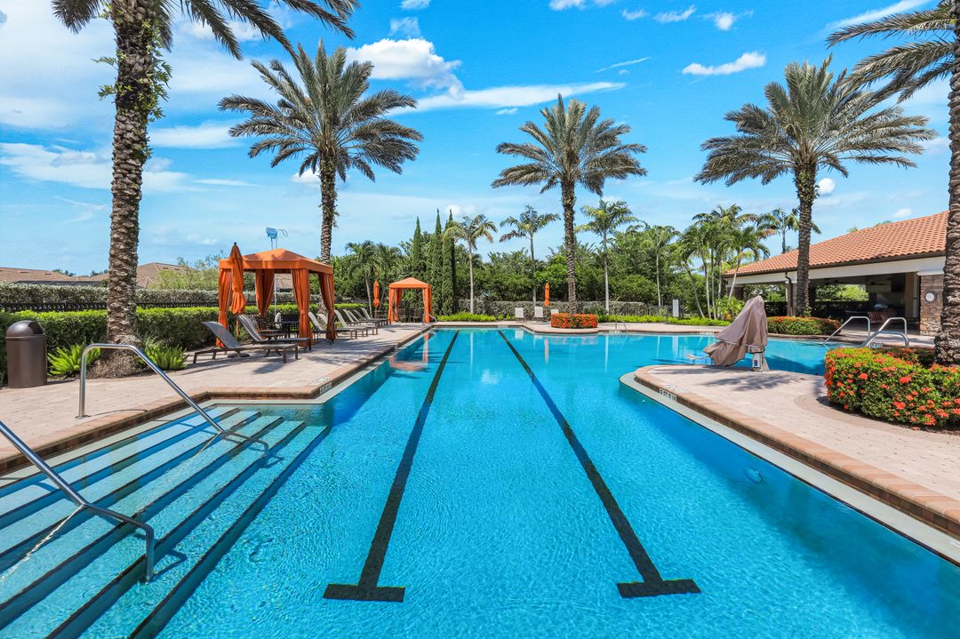 8362 Viale Cir, Naples, FL 34114