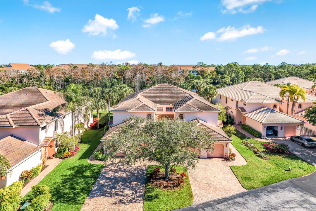 524 Lake Louise Cir #504, Naples, FL 34110