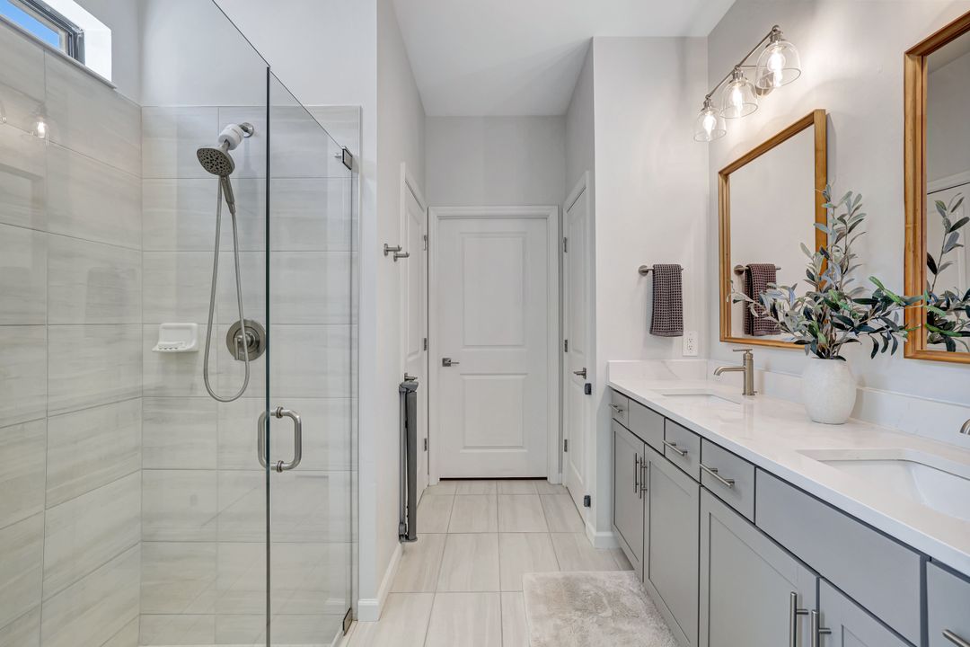 2240 Yellowfin Cir, Naples, FL 34114