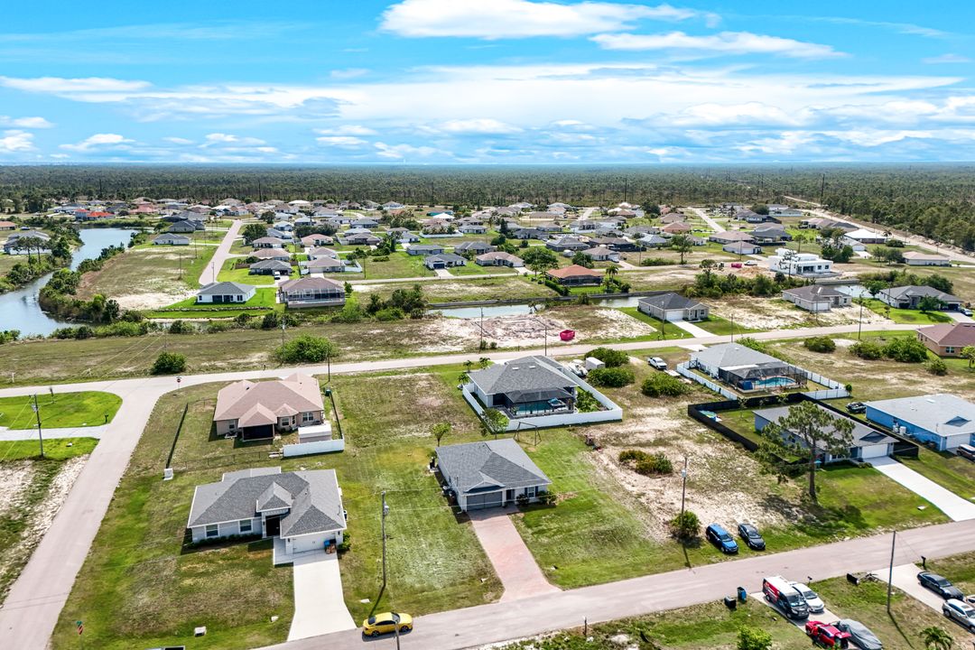4424 NE 10th Ct, Cape Coral, FL 33909