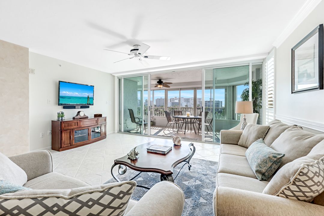 21 Bluebill Ave, Naples, FL 34108