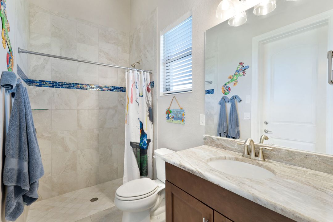 4612 NW 33rd Terrace, Cape Coral, FL 33993