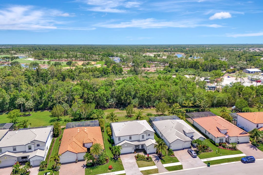 2102 Antigua Ln, Naples, FL 34120