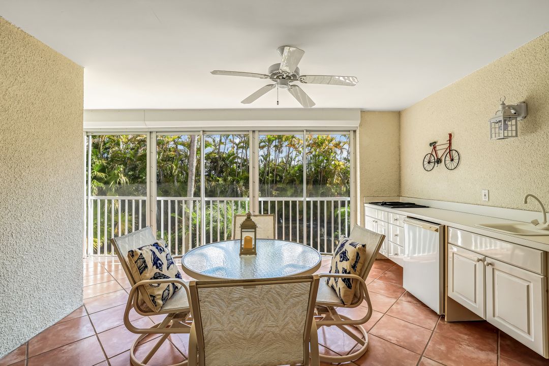 2385 Hidden Lake Dr #2, Naples, FL 34112