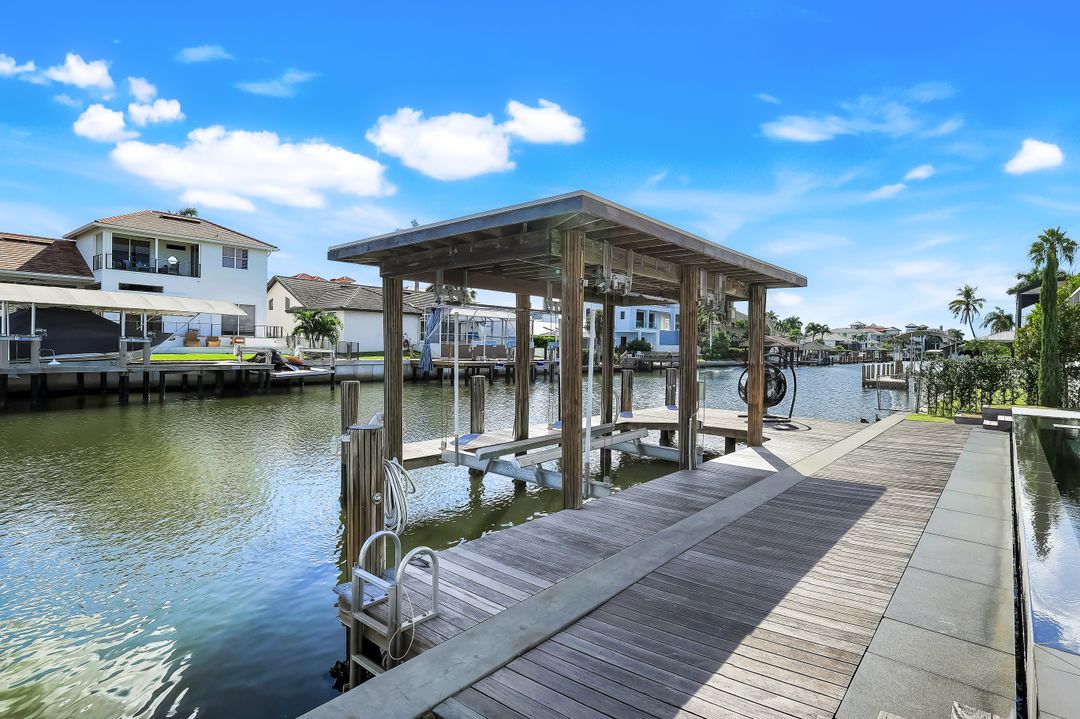 260 Channel Dr, Naples, FL 34108