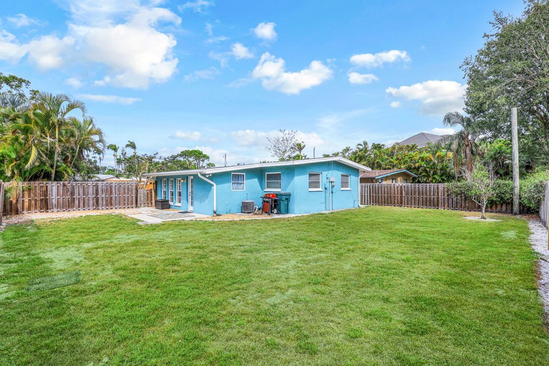 3758 12th St N, Naples, FL 34103