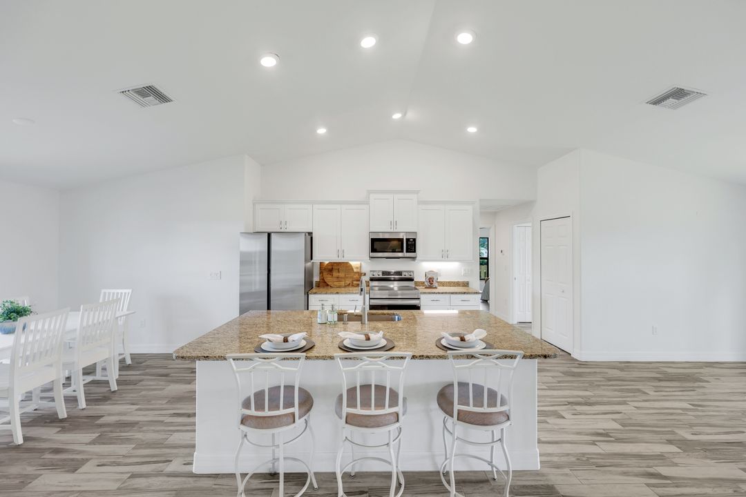 18209 Hawthorne Rd, Fort Myers, FL 33967